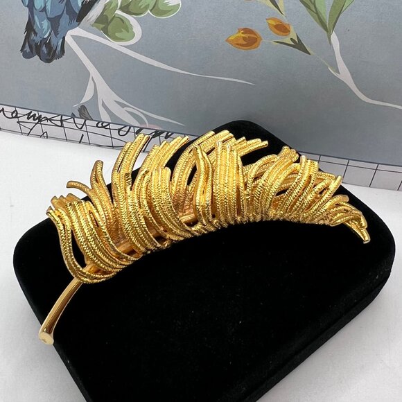 Pastelli Gold Feather Brooch - Picture 1 of 6
